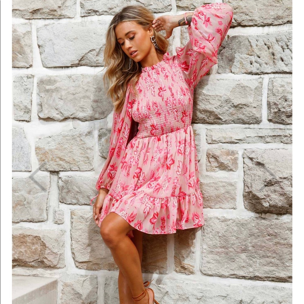 Selfie Leslie, pink and white Floral dress